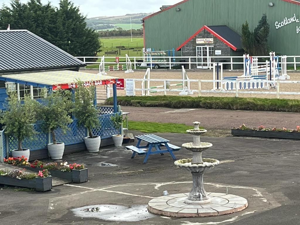 Scottish Equi B&B Ланарк Экстерьер фото