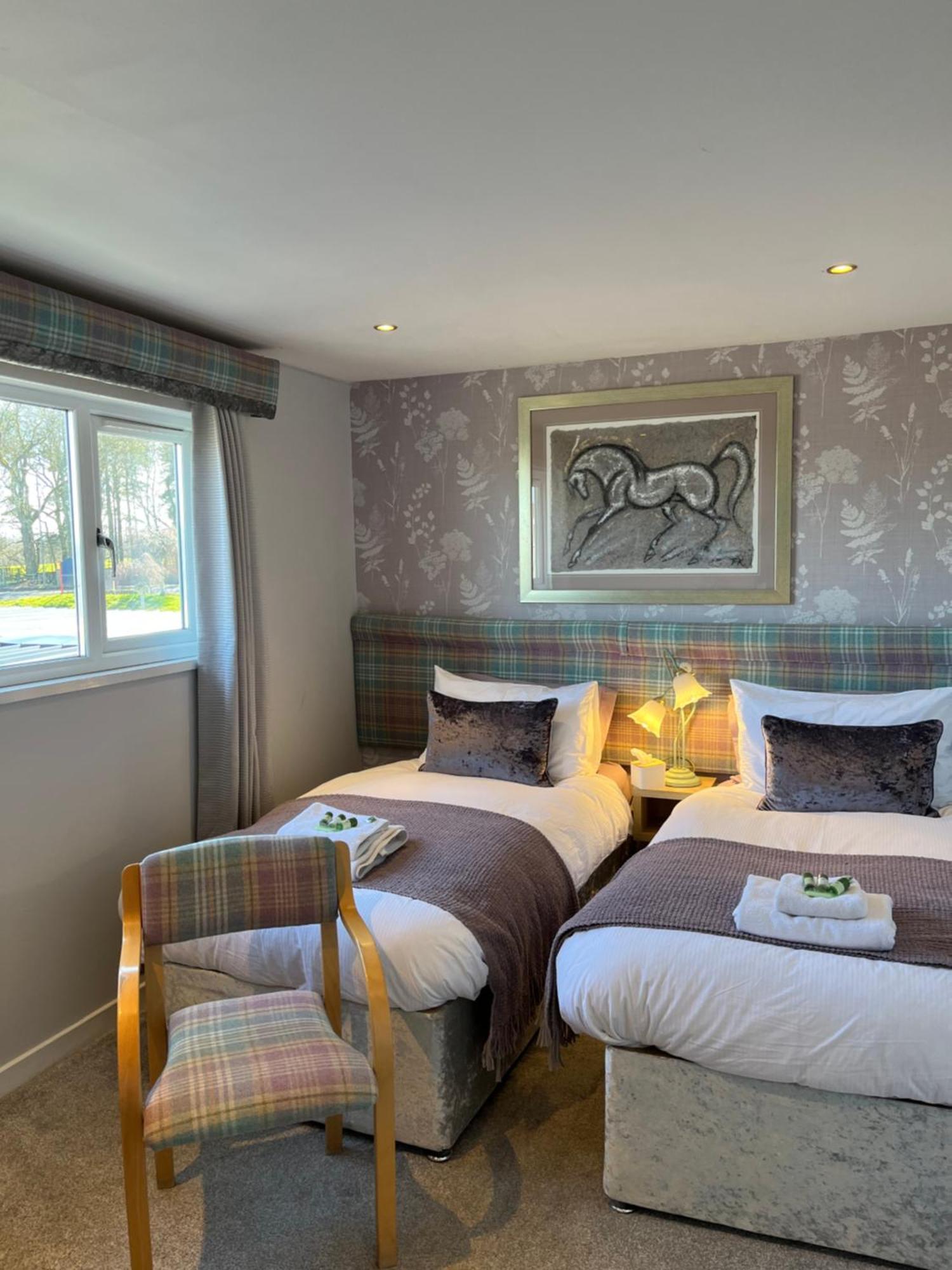 Scottish Equi B&B Ланарк Экстерьер фото