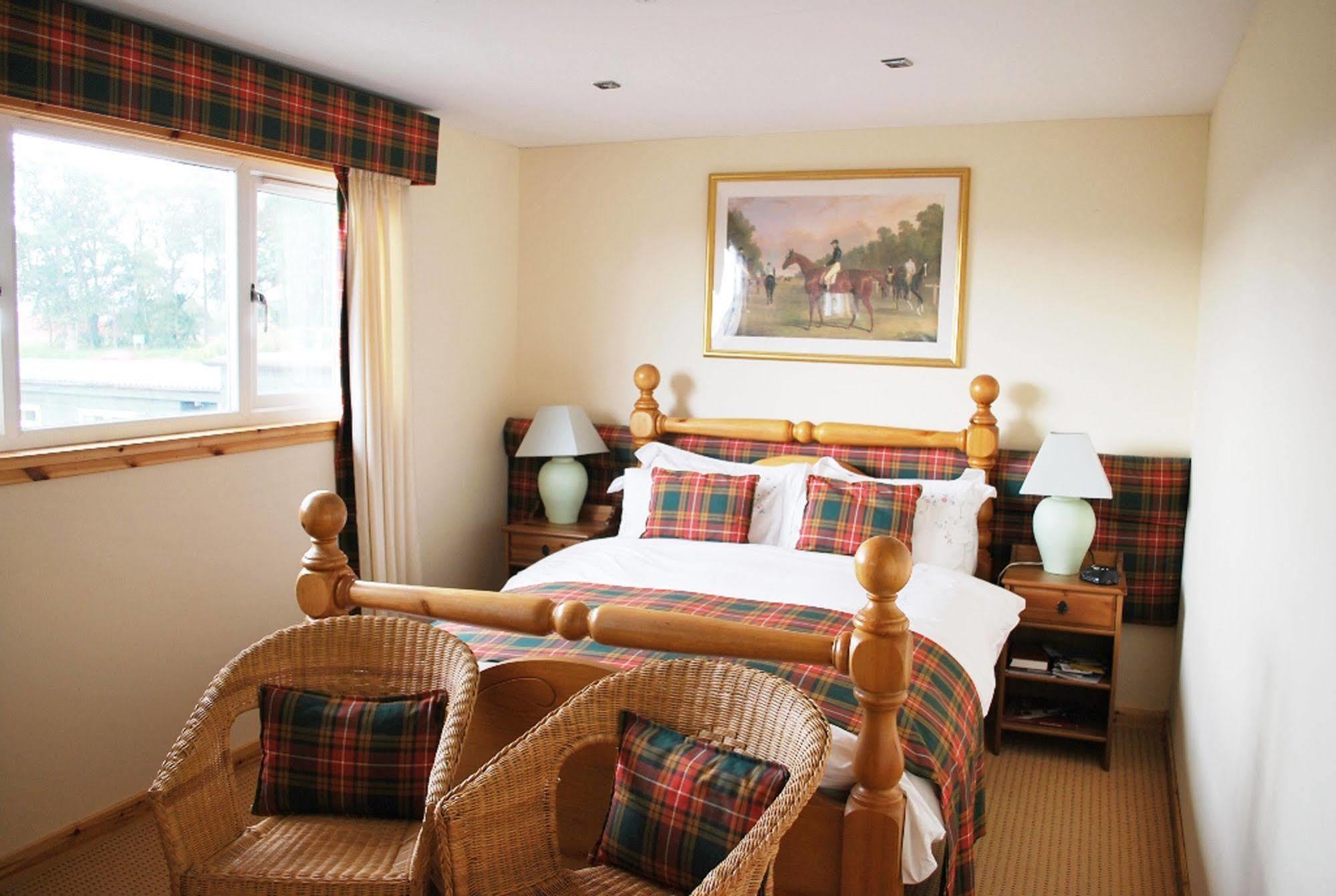 Scottish Equi B&B Ланарк Экстерьер фото