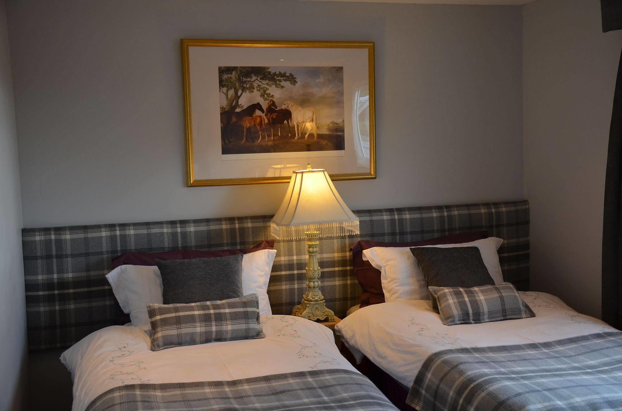 Scottish Equi B&B Ланарк Экстерьер фото